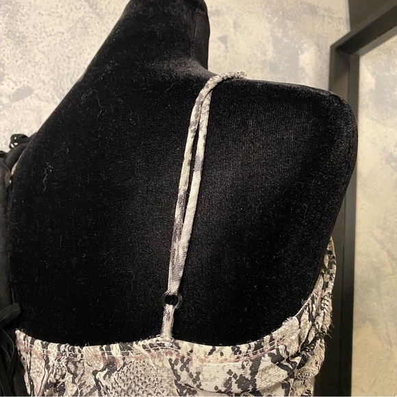 Sneakskin Pattern Black and White Bodycon Dress size L - Picture 3 of 10